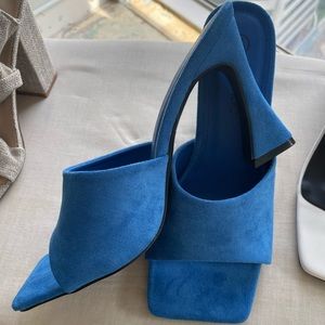 BOOHOO - BLUE OPEN TOE HEEL - NEVER WORN - SIZE 8